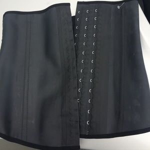 Waist trainer Unisex size 44 & 48